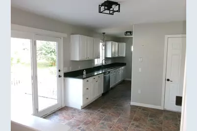 71 Eddywood St, Springfield, MA 01118 - Photo 10