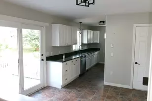 71 Eddywood St, Springfield, MA 01118 - Photo 10