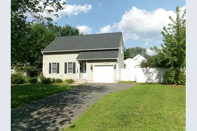 71 Eddywood St, Springfield, MA 01118 - Photo 1