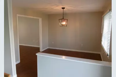 71 Eddywood St, Springfield, MA 01118 - Photo 6