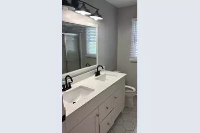 71 Eddywood St, Springfield, MA 01118 - Photo 14