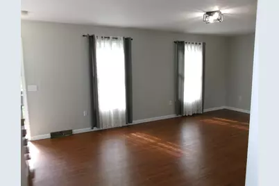 71 Eddywood St, Springfield, MA 01118 - Photo 4