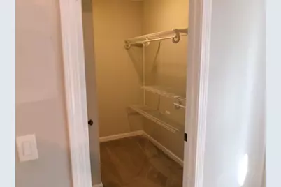 71 Eddywood St, Springfield, MA 01118 - Photo 18