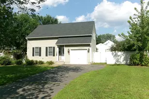 71 Eddywood St, Springfield, MA 01118 - Photo 1