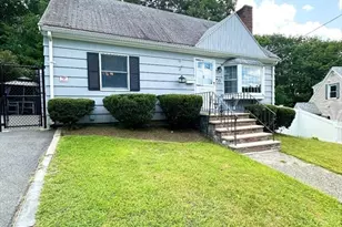 15 Cannon Rock Rd, Lynn, MA 01904 - Photo 4