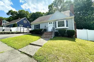 15 Cannon Rock Rd, Lynn, MA 01904 - Photo 2