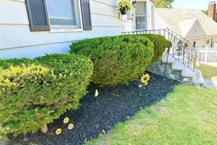 15 Cannon Rock Rd, Lynn, MA 01904 - Photo 4