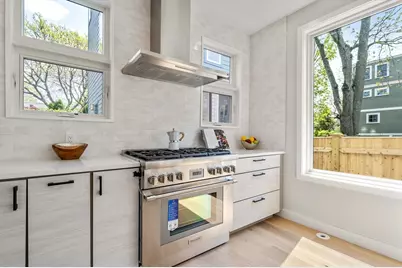 112 Hampshire St #112, Cambridge, MA 02139 - Photo 4