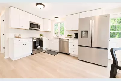 34-36 Hammond St #36, Bridgewater, MA 02324 - Photo 8