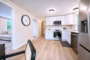 34-36 Hammond St, Bridgewater, MA 02324 - Photo 6