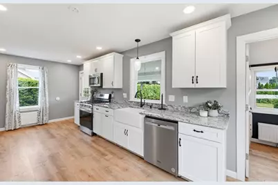 22 Highland View St, Westfield, MA 01085 - Photo 8