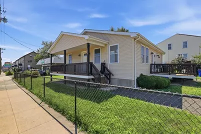 1033 Rodman St, Fall River, MA 02721 - Photo 4