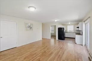 1033 Rodman St, Fall River, MA 02721 - Photo 12
