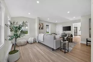6 Hillside Ave, Woburn, MA 01801 - Photo 6