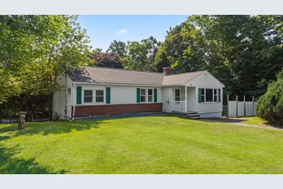 115 Crescent St, Shrewsbury, MA 01545 - Photo 2