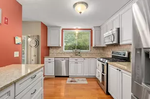 79 Gaslight Ln, Easton, MA 02356 - Photo 2