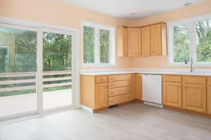 198 Union St, Northbridge, MA 01588 - Photo 14
