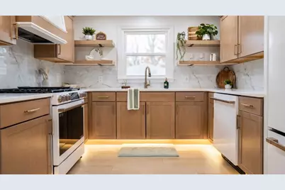 664 Norman St, Fall River, MA 02721 - Photo 4
