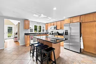 251 Oak St, Raynham, MA 02767 - Photo 8