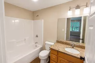 33 McGillen Dr, Leominster, MA 01453 - Photo 6