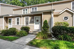 61 Abbey Memorial Dr, Chicopee, MA 01020 - Photo 1