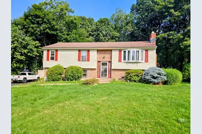 4 Sycamore Dr, Rutland, MA 01543 - Photo 2