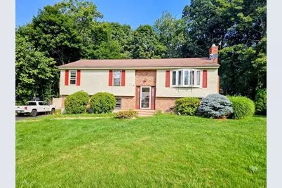 4 Sycamore Dr, Rutland, MA 01543 - Photo 2