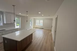 29 Lynn St, Lawrence, MA 01843 - Photo 4