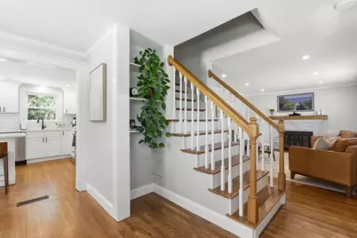 8 Glenwood St, Burlington, MA 01803 - Photo 10