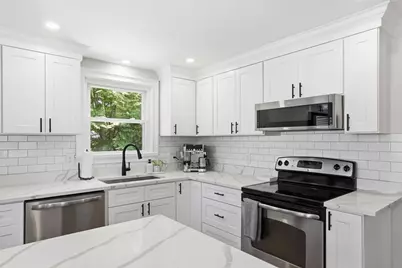 8 Glenwood St, Burlington, MA 01803 - Photo 8