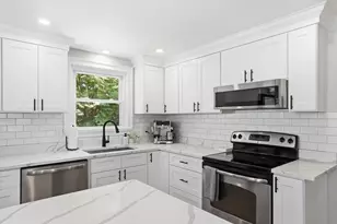 8 Glenwood St, Burlington, MA 01803 - Photo 8