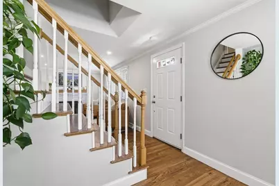 8 Glenwood St, Burlington, MA 01803 - Photo 2