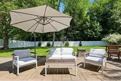 8 Glenwood St, Burlington, MA 01803 - Photo 30