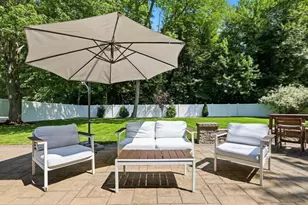 8 Glenwood St, Burlington, MA 01803 - Photo 30