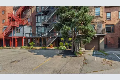 36 Elm St #B, Worcester, MA 01609 - Photo 32