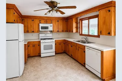 40 Jaeger Dr, Westfield, MA 01085 - Photo 8