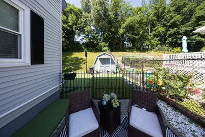37 Parsons Hill Dr #B, Worcester, MA 01603 - Photo 4