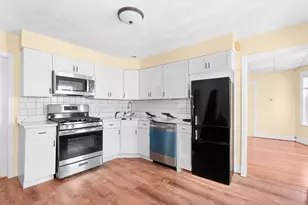 15 Oakland Ave, Everett, MA 02149 - Photo 1