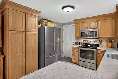 7 Bent Bluff Ln, Yarmouth, MA 02675 - Photo 10