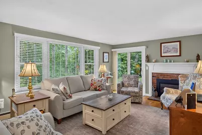 7 Bent Bluff Ln, Yarmouth, MA 02675 - Photo 6