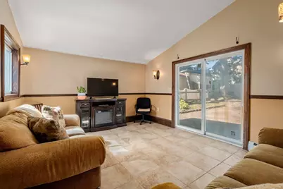 71 Temple St, Boston, MA 02132 - Photo 10