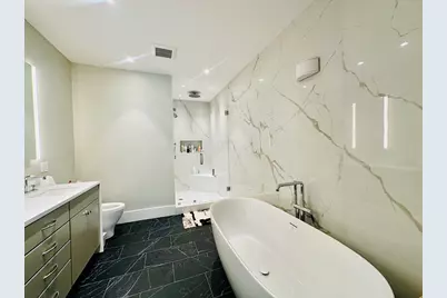 4 Knowles St #4, Newton, MA 02459 - Photo 8