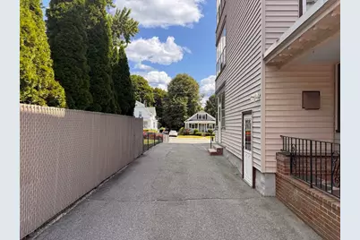 102 Fourth Ave, Lowell, MA 01854 - Photo 8