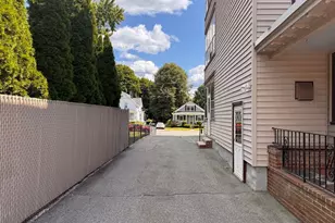 102 4th Ave, Lowell, MA 01854 - Photo 8