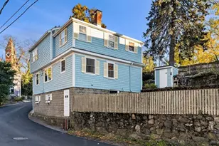 12 Bassett St, Marblehead, MA 01945 - Photo 2