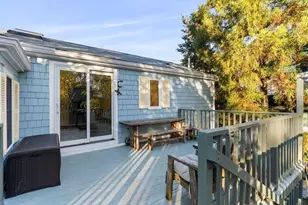 12 Bassett St, Marblehead, MA 01945 - Photo 26