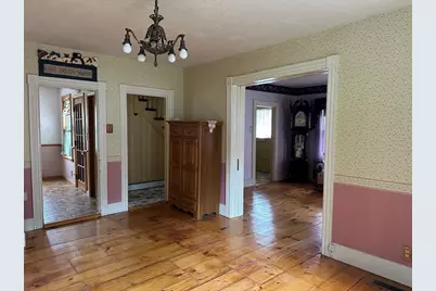 90 Locust Ave, Worcester, MA 01604 - Photo 16