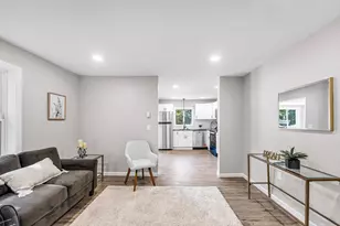 196 Massasoit St, Springfield, MA 01107 - Photo 8
