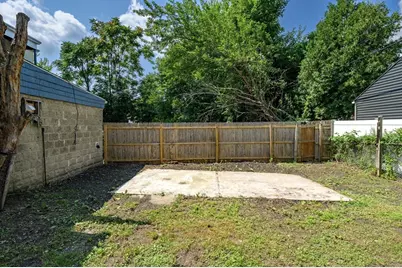 196 Massasoit St, Springfield, MA 01107 - Photo 28