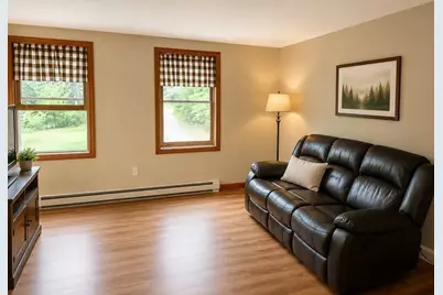 351 Hartford Ave E, Uxbridge, MA 01569 - Photo 8